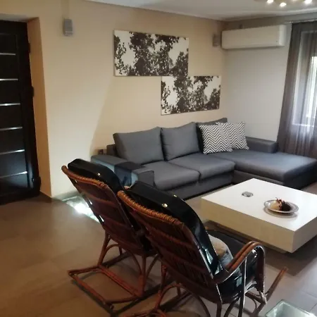 Modern In The Center Of Трикала